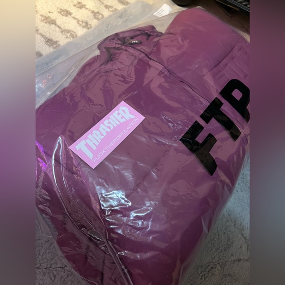 ❗️SOLD❗️☠︎︎ FTP LOGO WORLD DOMINATION QUILT PUFFER JACKET PLUM ☠︎︎ - Picture 7 of 15